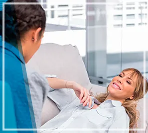 Psiquiatras Vinaròs mujer en consulta psicológica